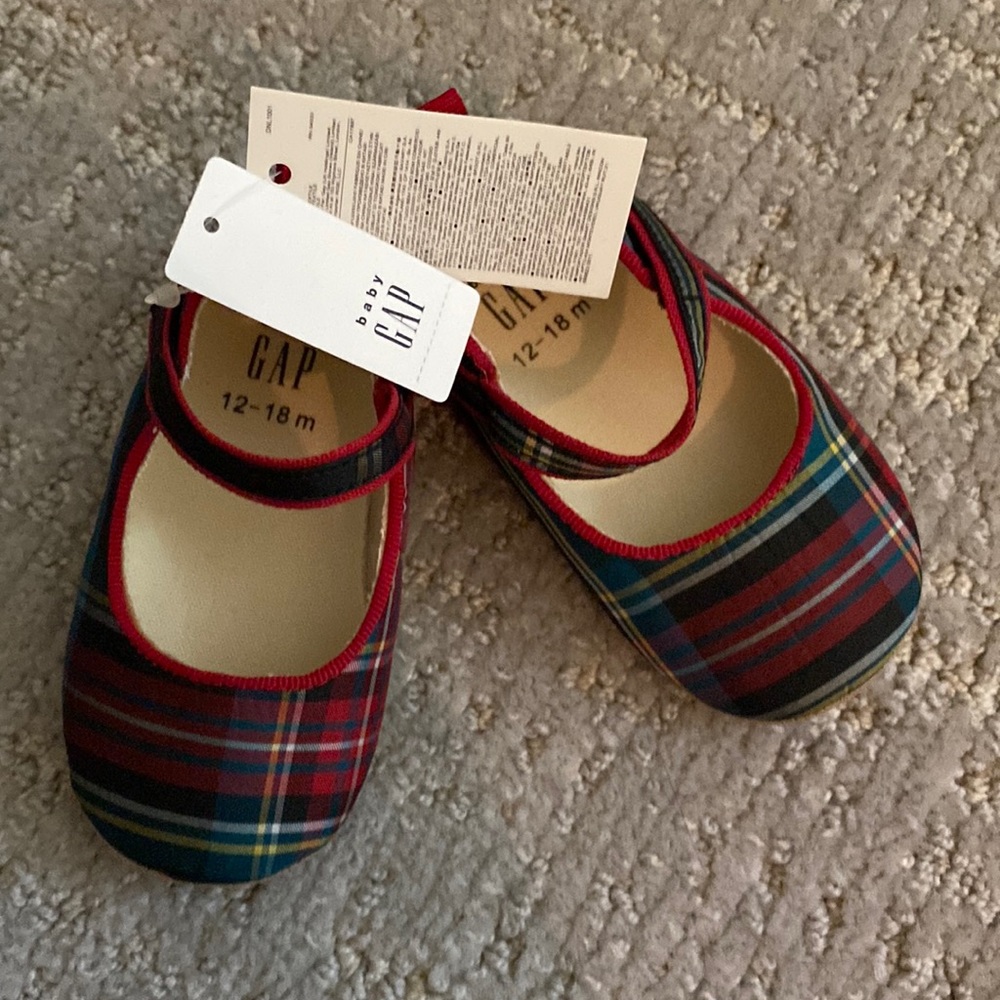 Baby gap shoes